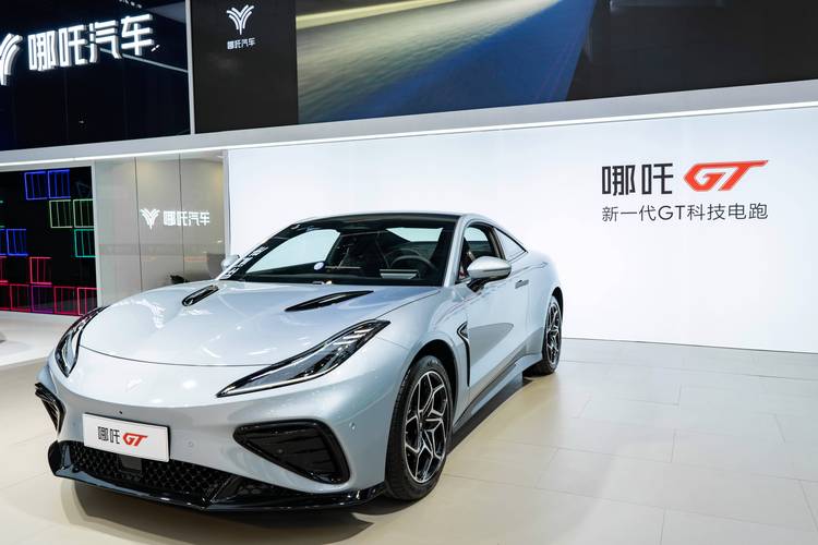 东莞桥头镇阳维志企业管理咨询哪吒汽车在智能汽车领域的表现，领途汽车在新能源汽车市场中的影响力